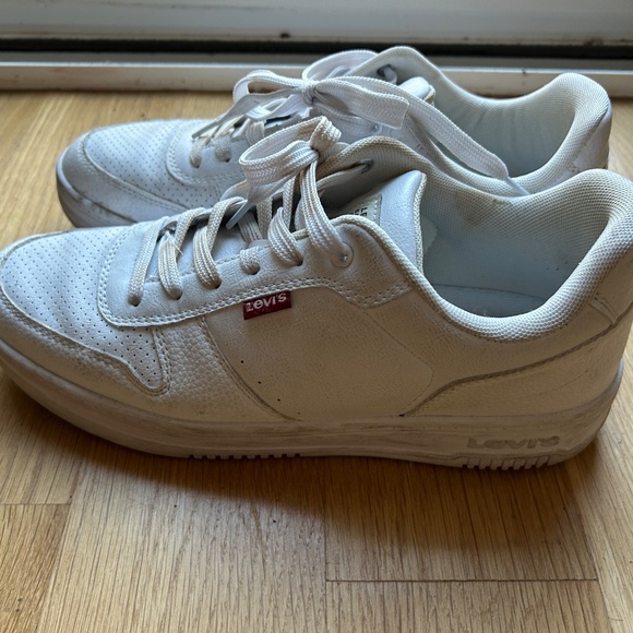 White Levi's Shoes Size 10 - Picture 6 of 14